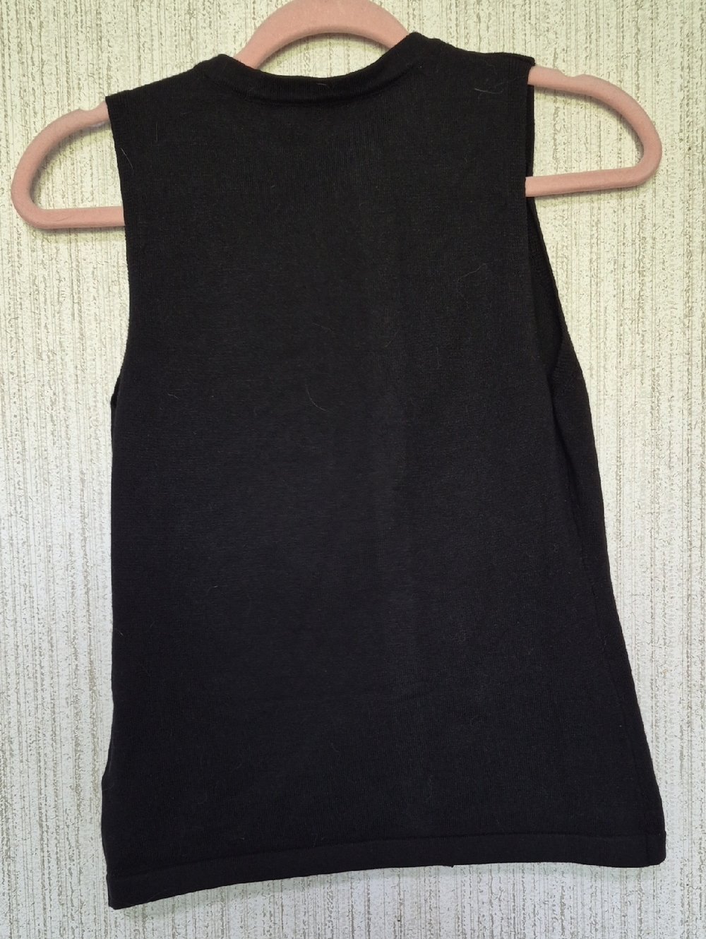 Musera Size Large Black Sleeveless Sweater